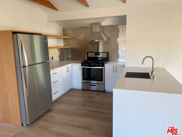 3617 Helms Avenue B, Culver City, CA 90232