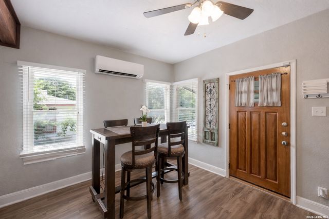 426 N Monumental St, San Antonio, TX 78202