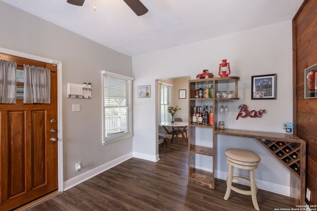 426 N Monumental St, San Antonio, TX 78202