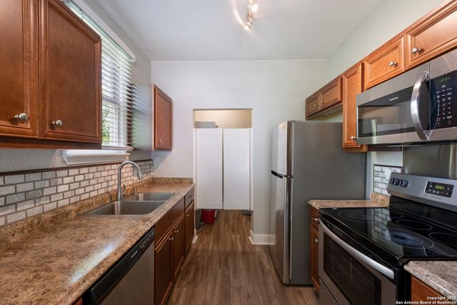 426 N Monumental St, San Antonio, TX 78202