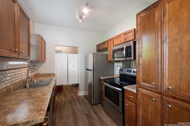 426 N Monumental St, San Antonio, TX 78202