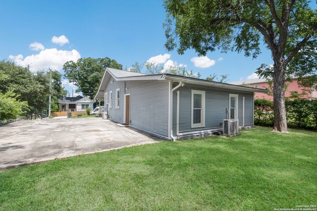 426 N Monumental St, San Antonio, TX 78202