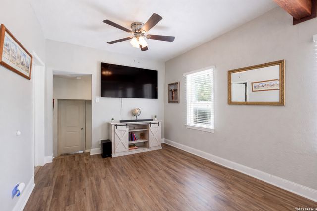 426 N Monumental St, San Antonio, TX 78202