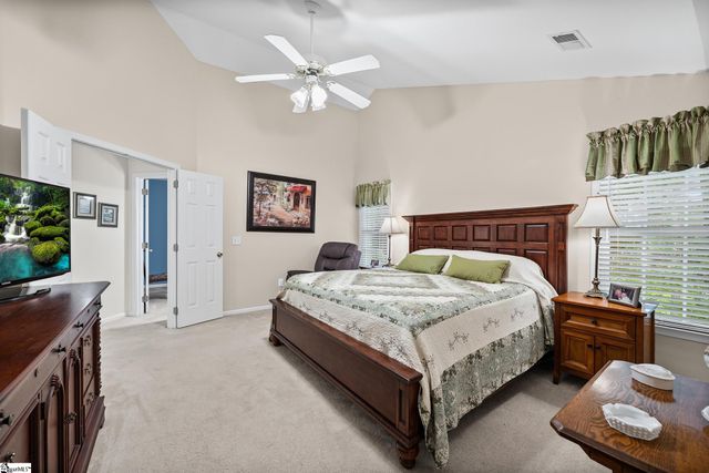 204 Neely Crossing Lane, Simpsonville, SC 29680