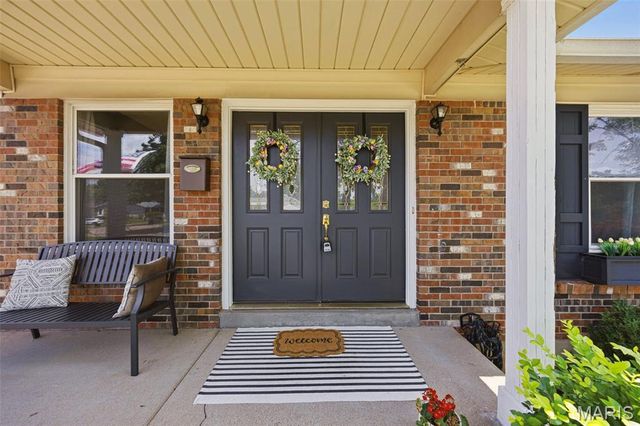 9616 Antonette Hills Drive, Affton, MO 63123