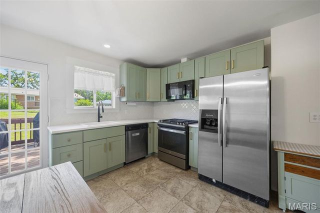 9616 Antonette Hills Drive, Affton, MO 63123