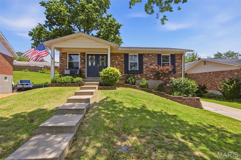 9616 Antonette Hills Drive, Affton, MO 63123