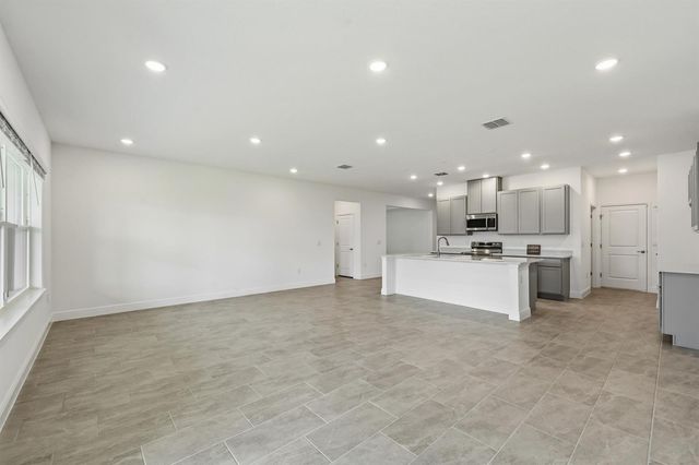 1070 SW Versailles Avenue, Port St. Lucie, FL 34953