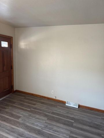 4877 N 40th STREET, Milwaukee, WI 53209