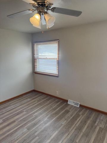 4877 N 40th STREET, Milwaukee, WI 53209