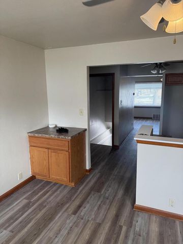 4877 N 40th STREET, Milwaukee, WI 53209