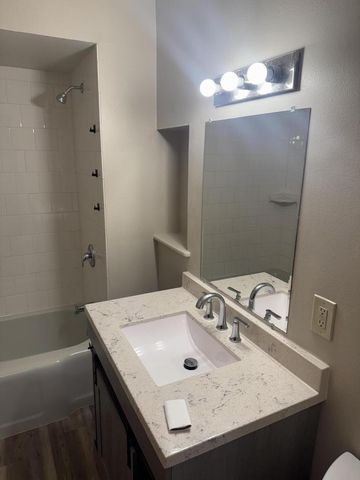 4877 N 40th STREET, Milwaukee, WI 53209