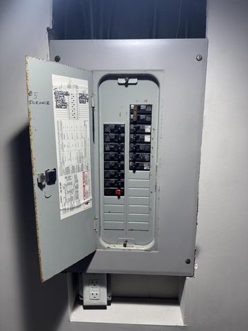 4877 N 40th STREET, Milwaukee, WI 53209