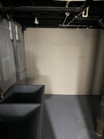 4877 N 40th STREET, Milwaukee, WI 53209