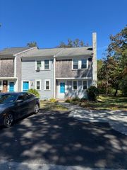 300 Falmouth Road 7E, Mashpee, MA 02649