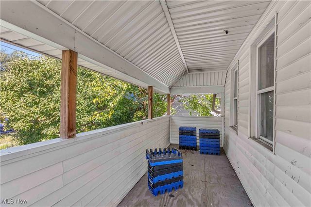 7606 Vineyard Avenue, Garfield Heights, OH 44105