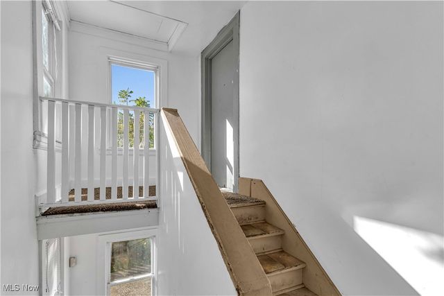 7606 Vineyard Avenue, Garfield Heights, OH 44105