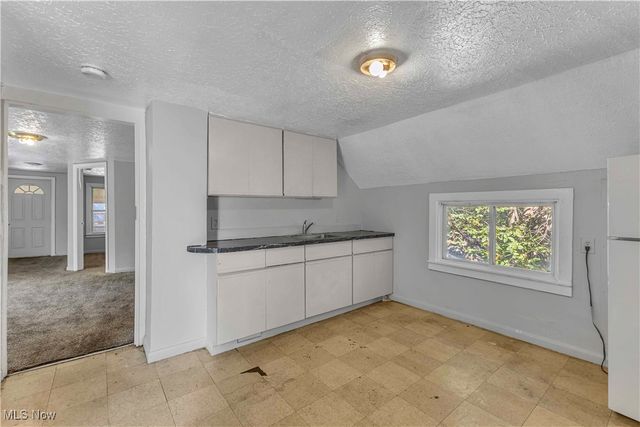 7606 Vineyard Avenue, Garfield Heights, OH 44105