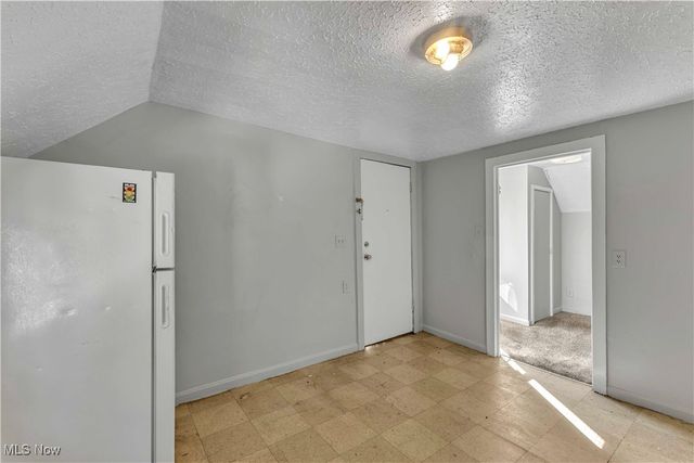 7606 Vineyard Avenue, Garfield Heights, OH 44105