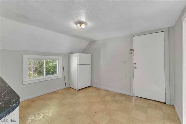 7606 Vineyard Avenue, Garfield Heights, OH 44105