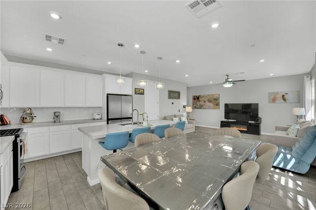 8886 Gilpin Street, Las Vegas, NV 89166