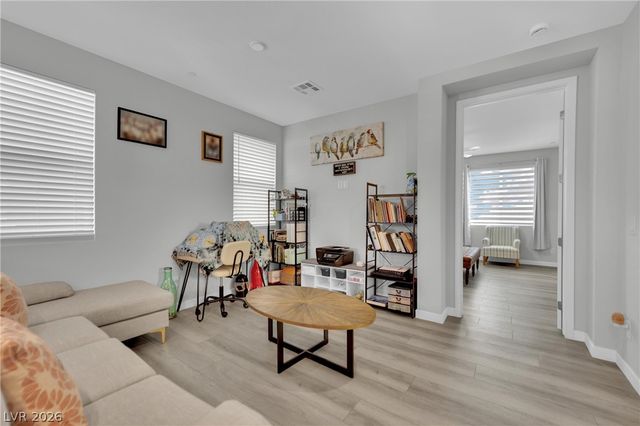 8886 Gilpin Street, Las Vegas, NV 89166