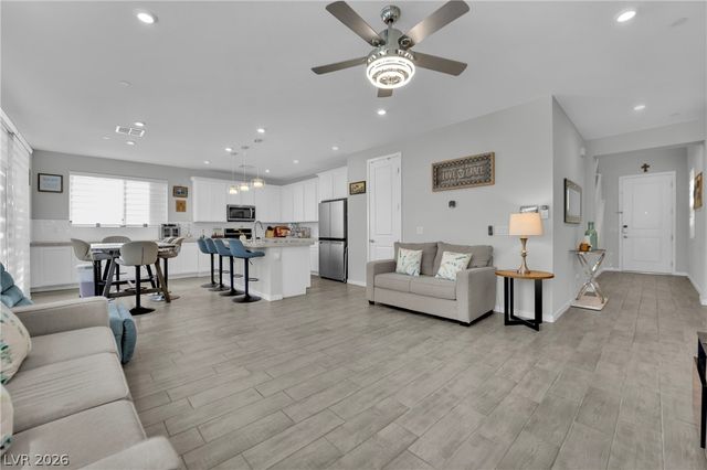 8886 Gilpin Street, Las Vegas, NV 89166