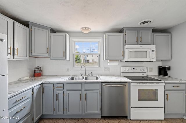 4541 Sheringham Lane, Sylvania, OH 43560