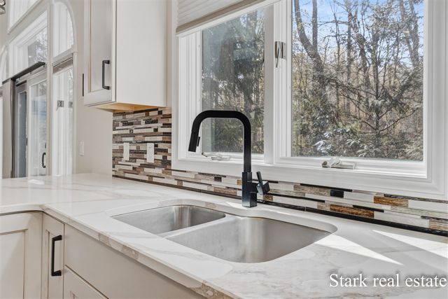 3670 Henry Street, Norton Shores, MI 49441