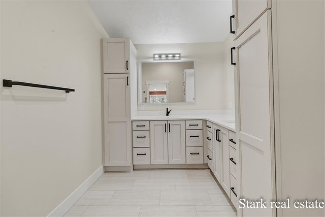 3670 Henry Street, Norton Shores, MI 49441
