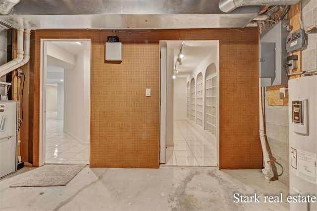3670 Henry Street, Norton Shores, MI 49441