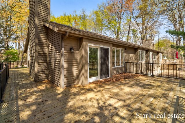 3670 Henry Street, Norton Shores, MI 49441