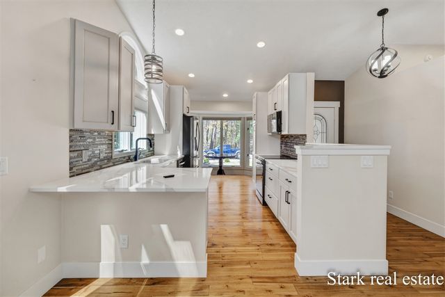 3670 Henry Street, Norton Shores, MI 49441