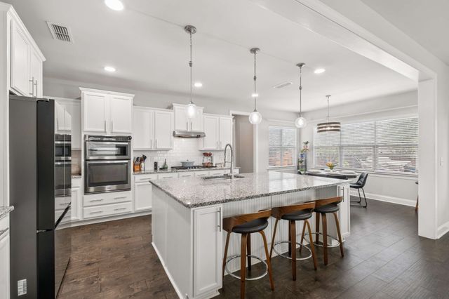 807 Sapphire Dr, Murfreesboro, TN 37128