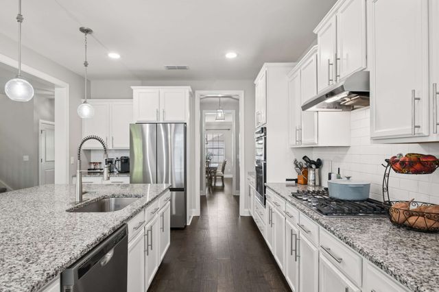 807 Sapphire Dr, Murfreesboro, TN 37128