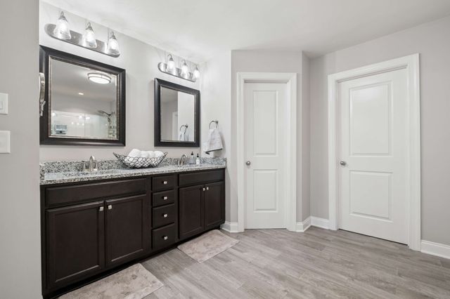 807 Sapphire Dr, Murfreesboro, TN 37128