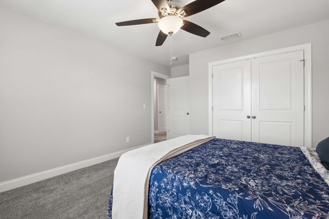 807 Sapphire Dr, Murfreesboro, TN 37128