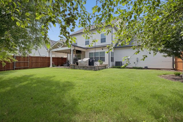 807 Sapphire Dr, Murfreesboro, TN 37128