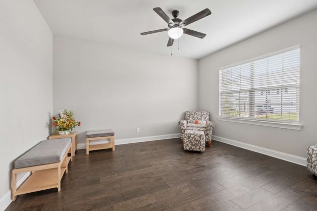 807 Sapphire Dr, Murfreesboro, TN 37128