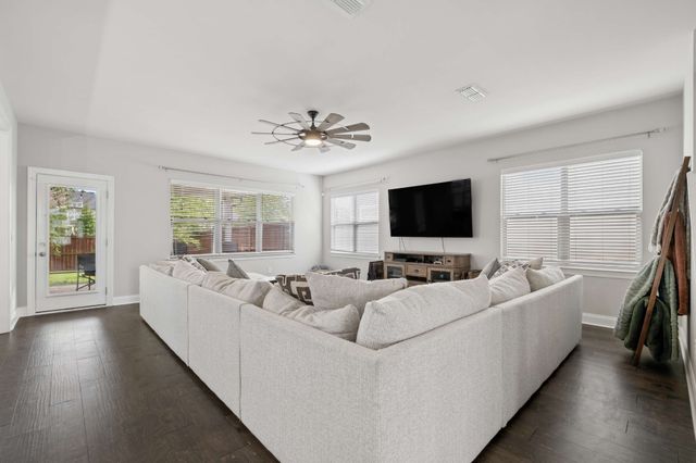 807 Sapphire Dr, Murfreesboro, TN 37128