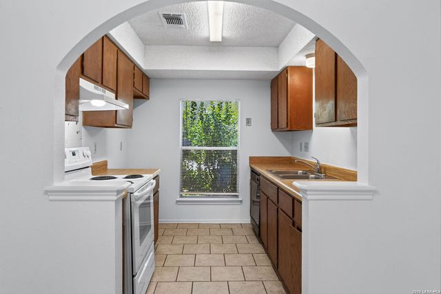 7338 BRANDYRIDGE, San Antonio, TX 78250
