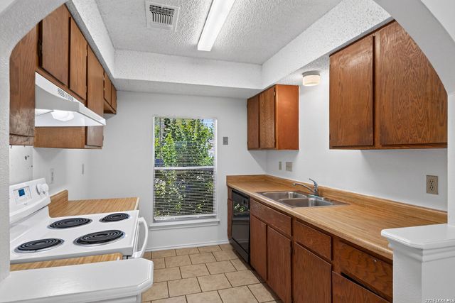 7338 BRANDYRIDGE, San Antonio, TX 78250