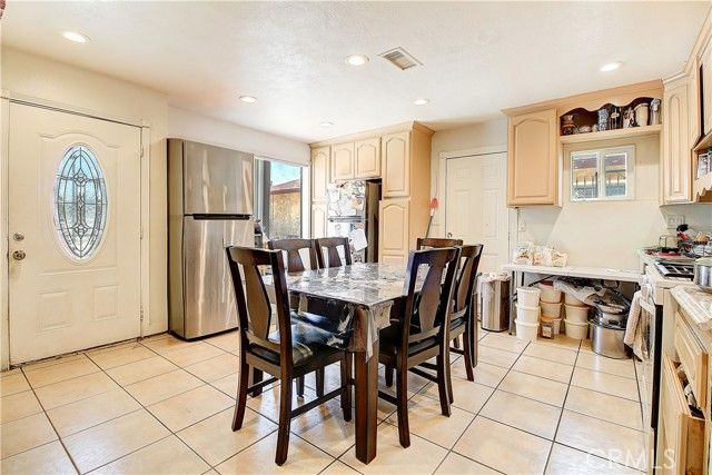 7811 Railroad Avenue, Riverside, CA 92504