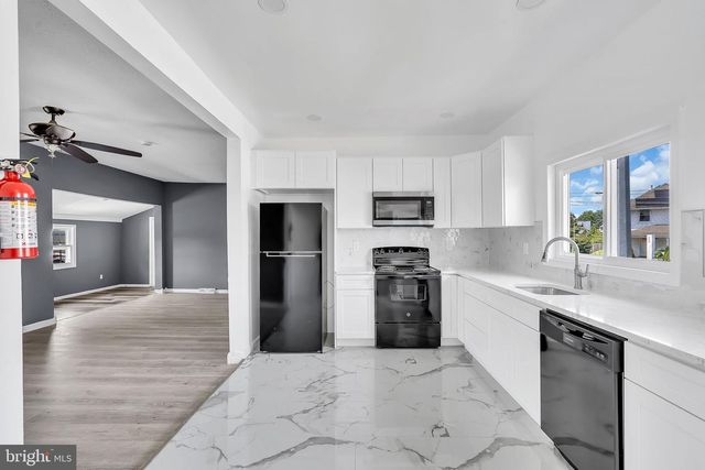 264 BIRCH ST, Carneys Point, NJ 08069