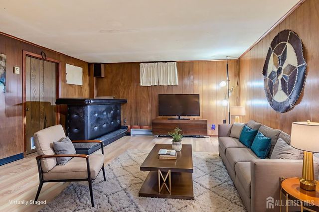 347 Lincoln Boulevard, Middlesex, NJ 08846