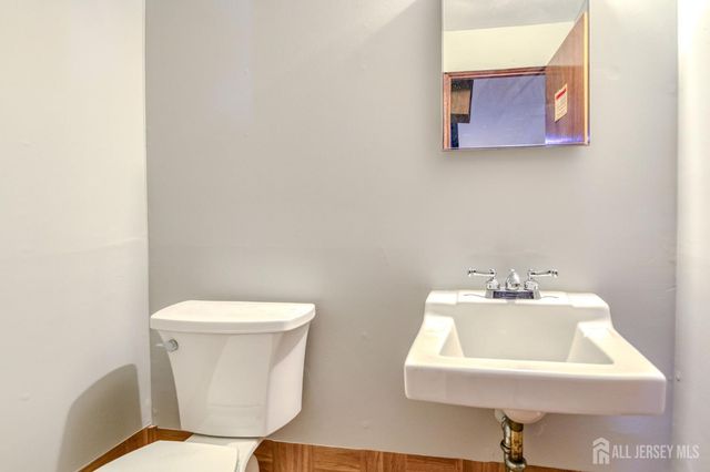 347 Lincoln Boulevard, Middlesex, NJ 08846