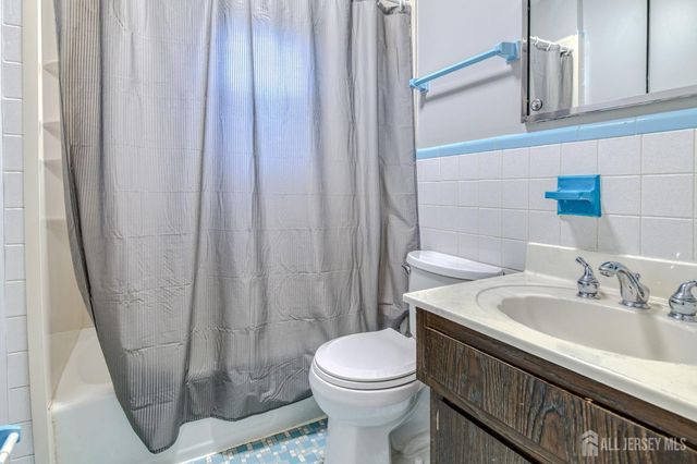 347 Lincoln Boulevard, Middlesex, NJ 08846