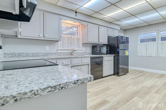 347 Lincoln Boulevard, Middlesex, NJ 08846