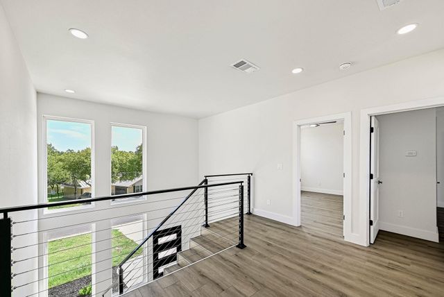 804 Hi CIR W, Horseshoe Bay, TX 78657