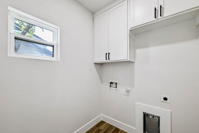 804 Hi CIR W, Horseshoe Bay, TX 78657